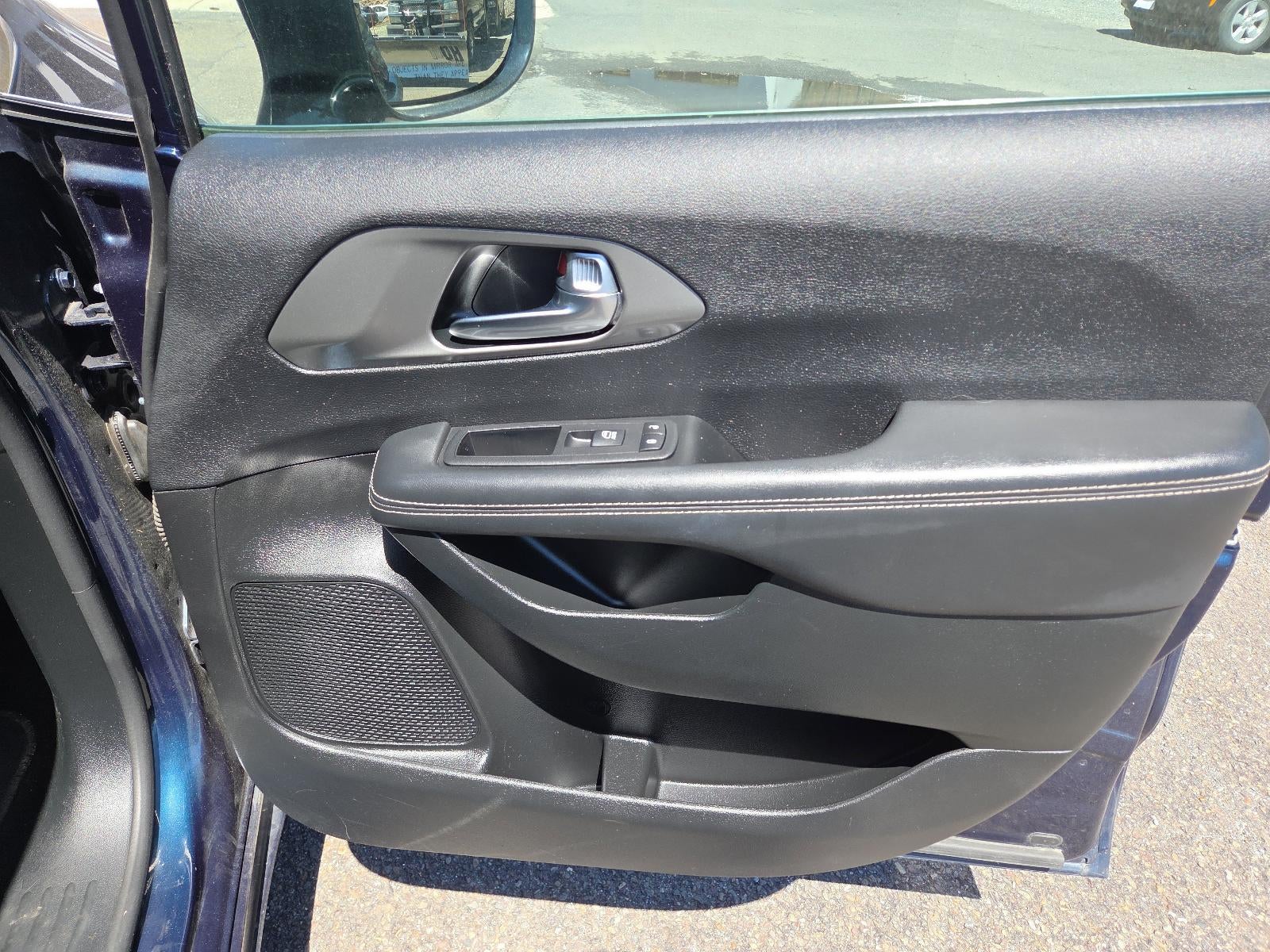 2025 Chrysler Pacifica Select FWD