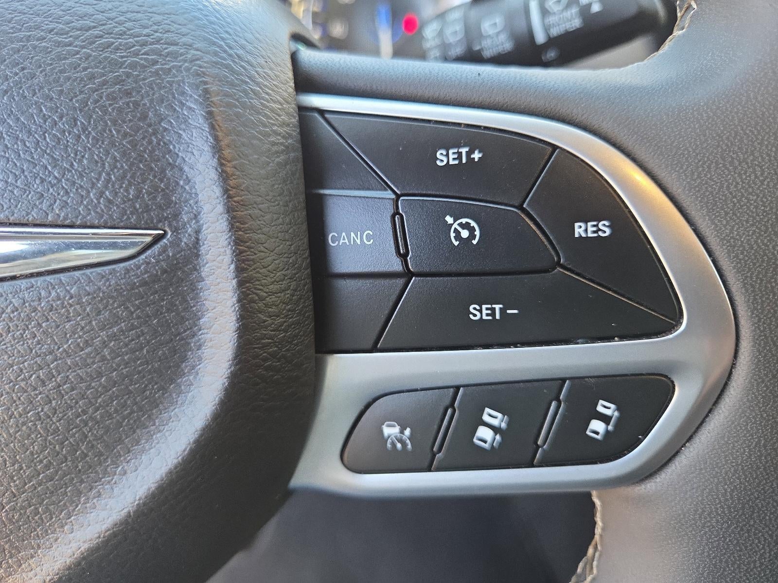 2025 Chrysler Pacifica Select FWD