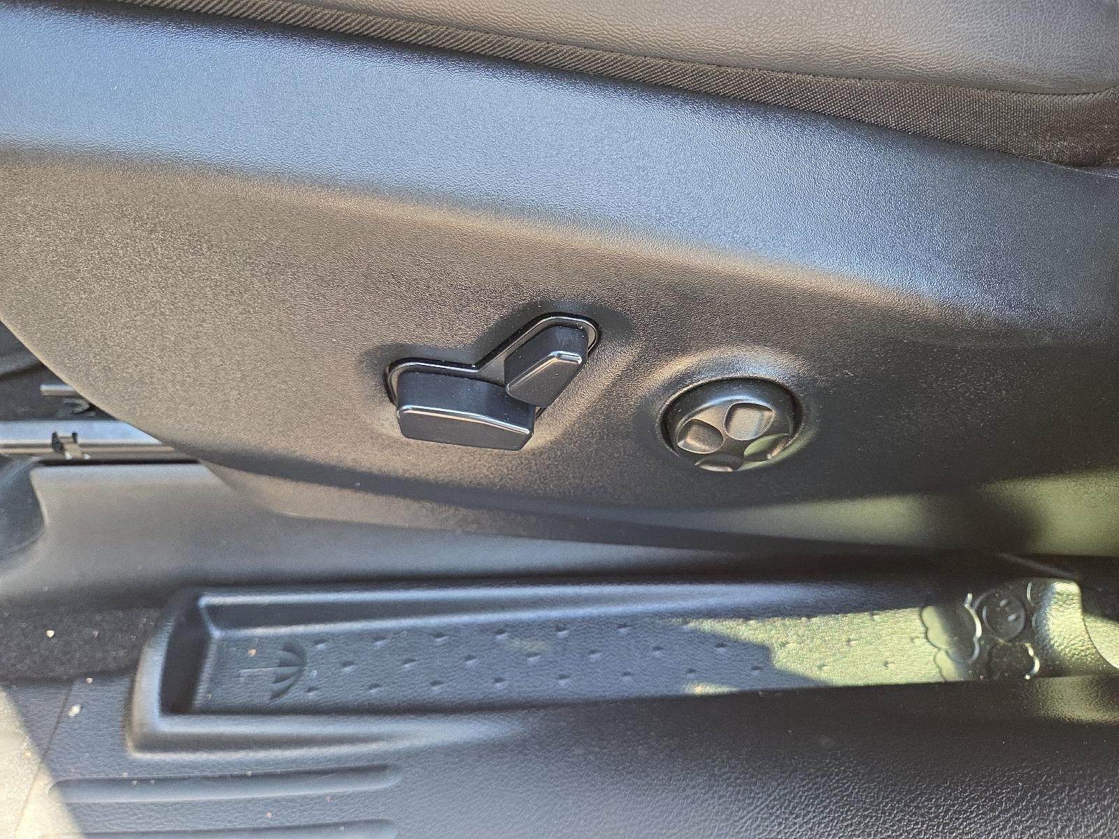 2025 Chrysler Pacifica Select FWD