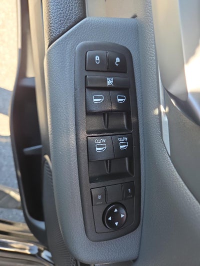 2021 RAM 1500 Big Horn 4x4 Crew Cab 5'7" Box