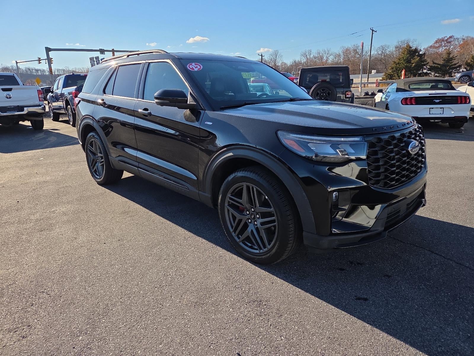 2025 Ford Explorer ST-Line 4WD