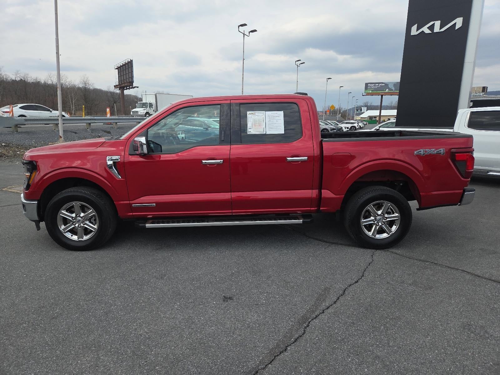 2024 Ford F-150 XLT 4WD SuperCrew 5.5' Box