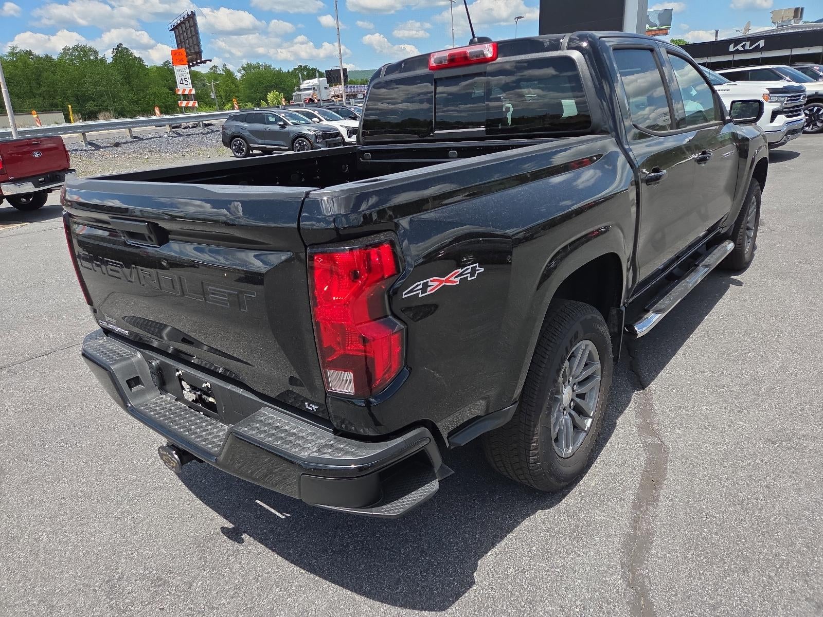 2023 Chevrolet Colorado Crew Cab Short Box 4-Wheel Drive LT
