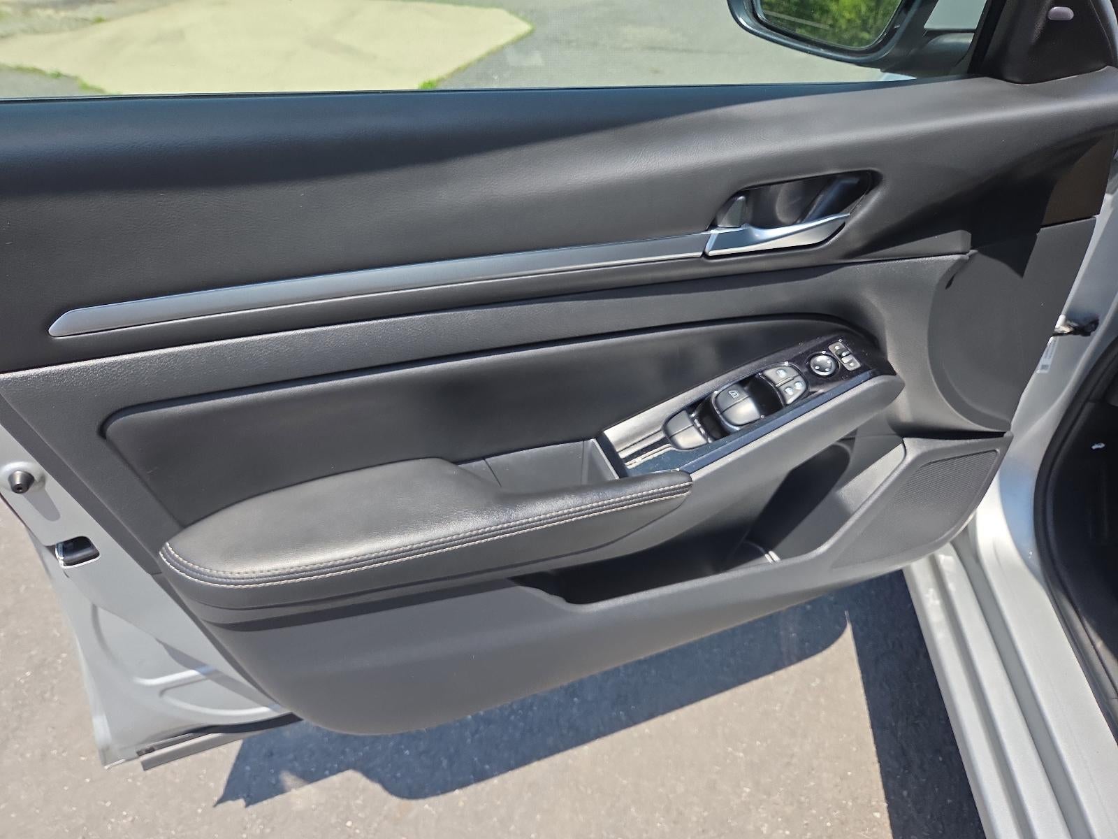 2023 Nissan Altima 2.5 SV Sedan