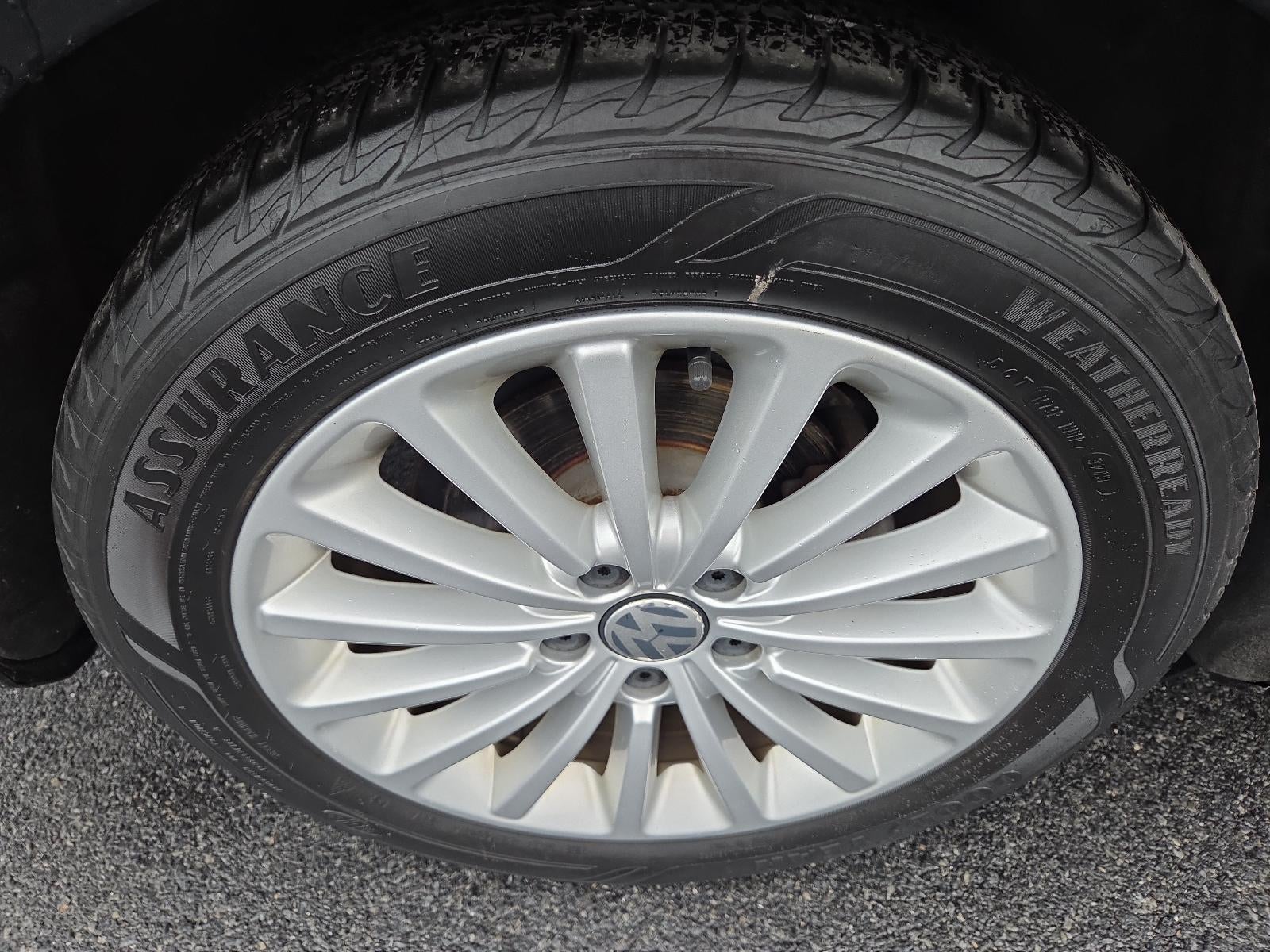 2016 Volkswagen Passat 4dr Sdn 1.8T Auto SE PZEV