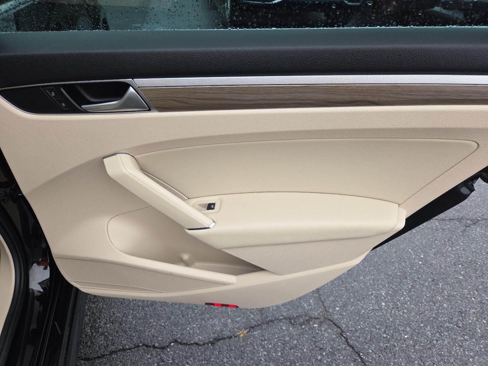 2016 Volkswagen Passat 4dr Sdn 1.8T Auto SE PZEV