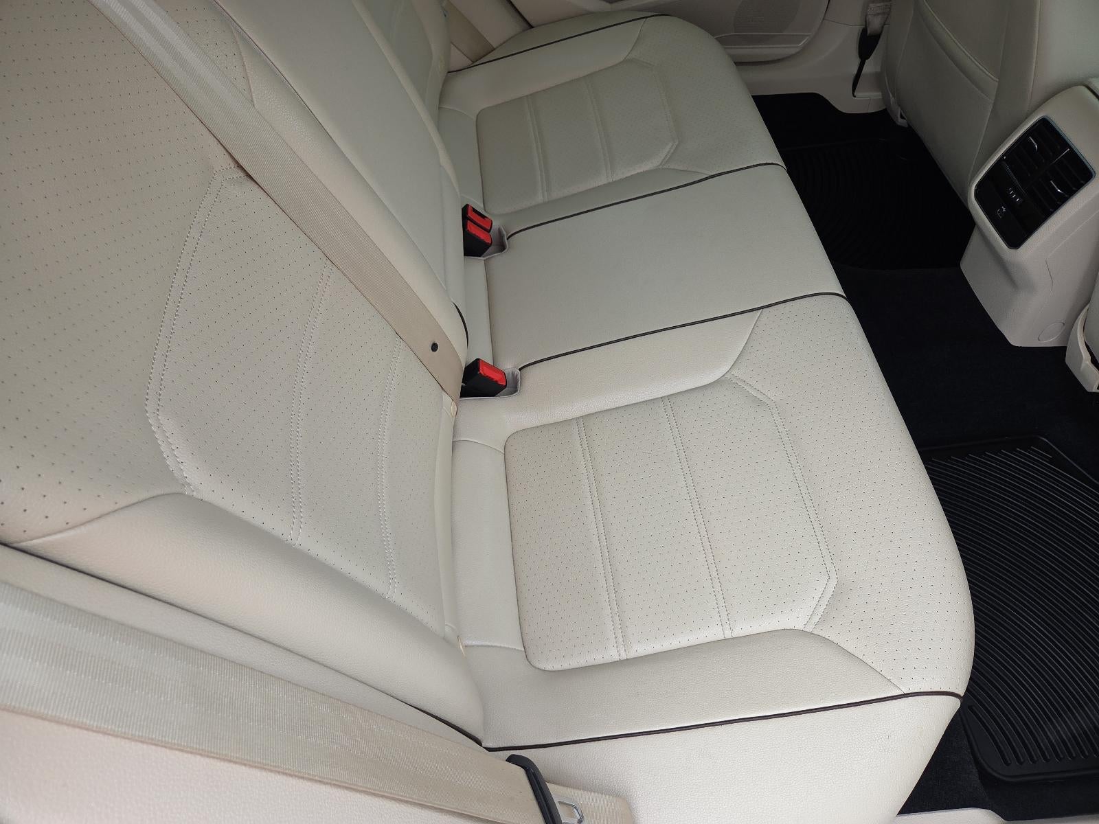 2016 Volkswagen Passat 4dr Sdn 1.8T Auto SE PZEV