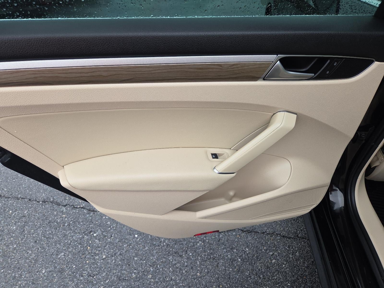 2016 Volkswagen Passat 4dr Sdn 1.8T Auto SE PZEV