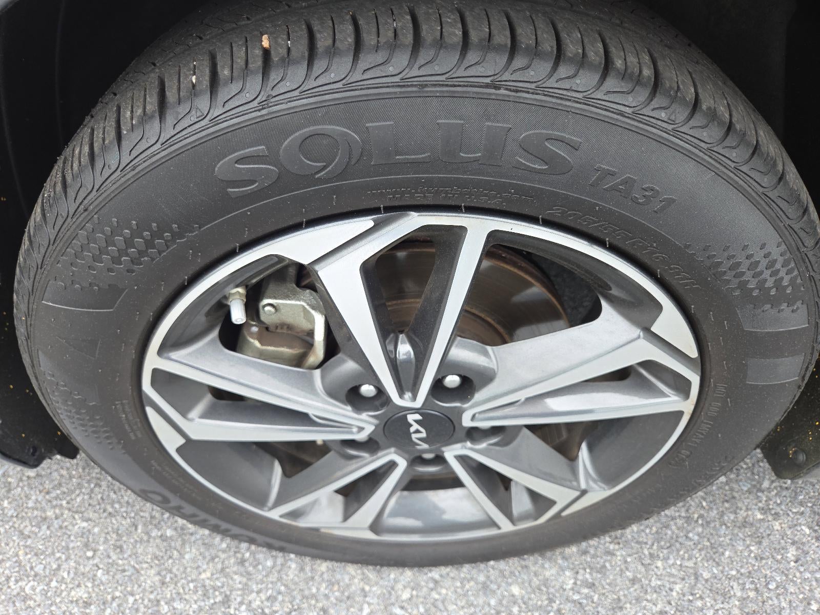 2023 Kia Forte LXS IVT