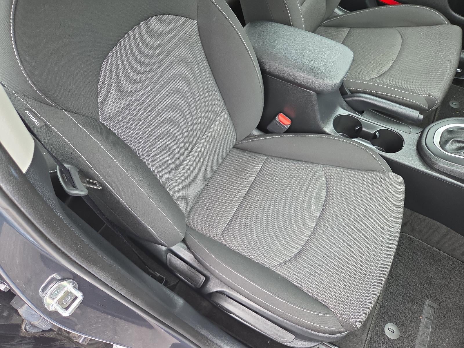 2023 Kia Forte LXS IVT