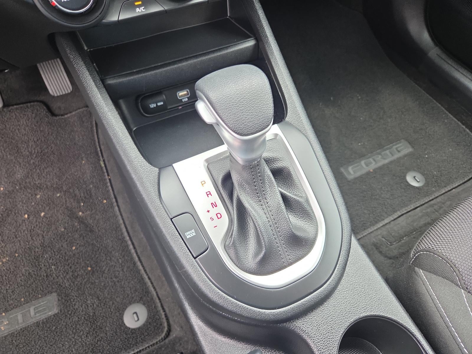 2023 Kia Forte LXS IVT