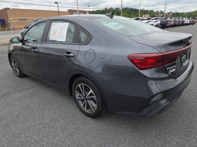 2023 Kia Forte LXS IVT