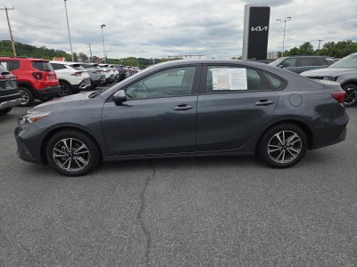 2023 Kia Forte LXS IVT