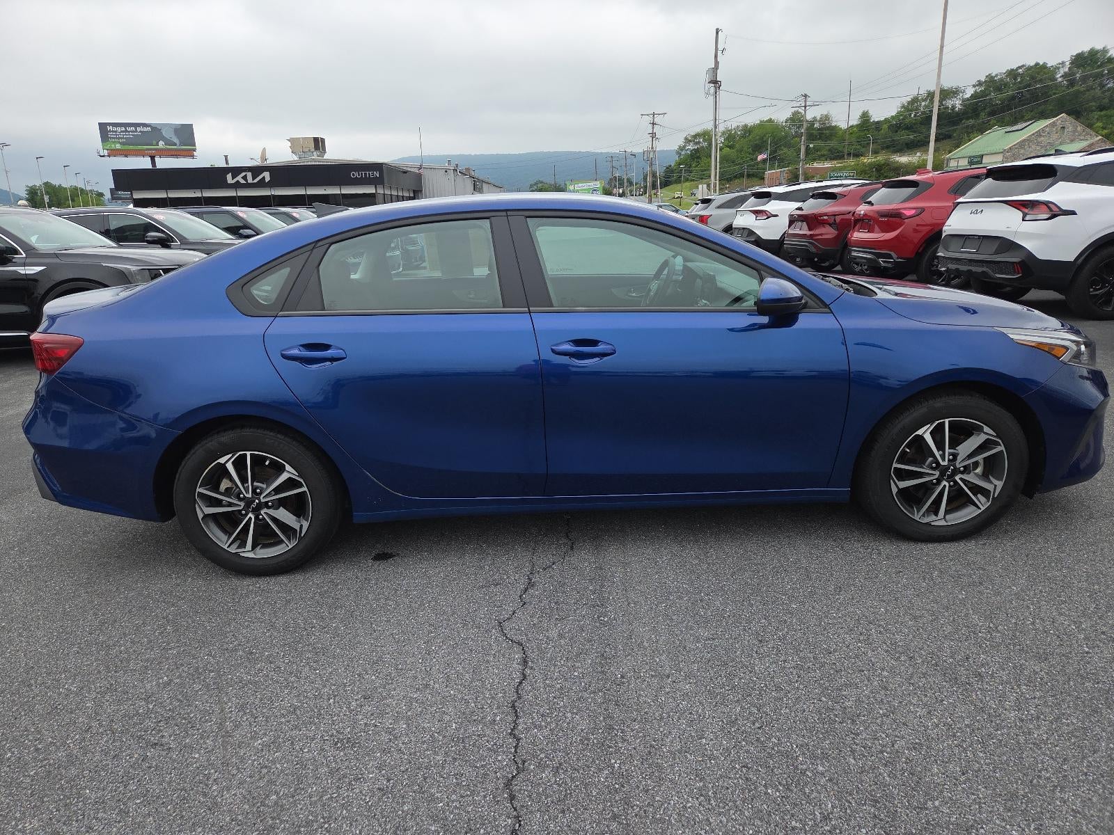 2022 Kia Forte FE IVT