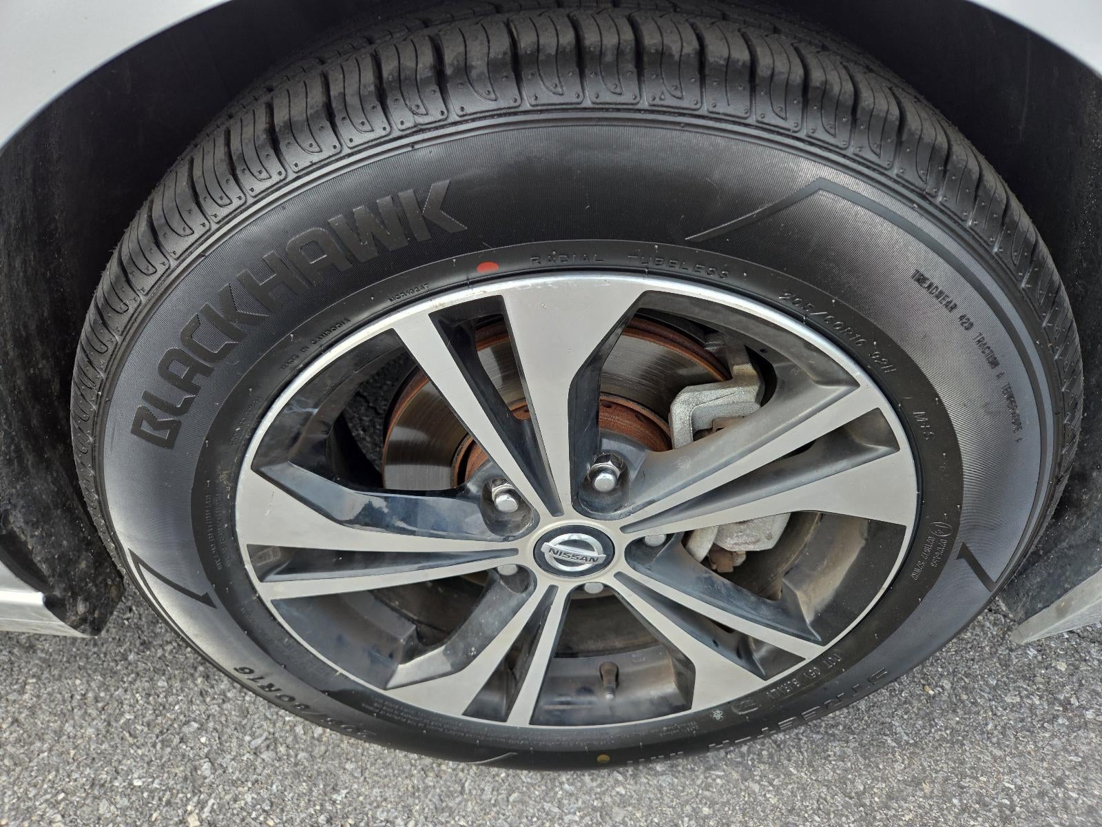 2023 Nissan Sentra SV CVT