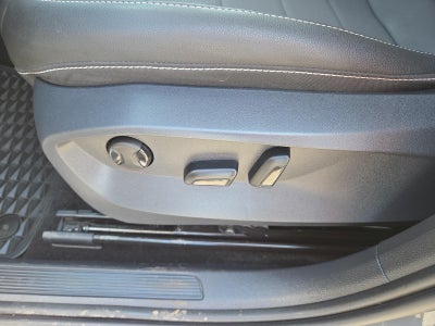 2023 Volkswagen Taos SE 4MOTION