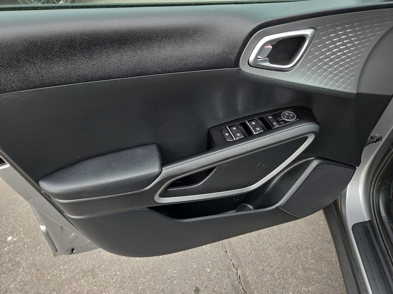 2023 Kia Soul LX IVT