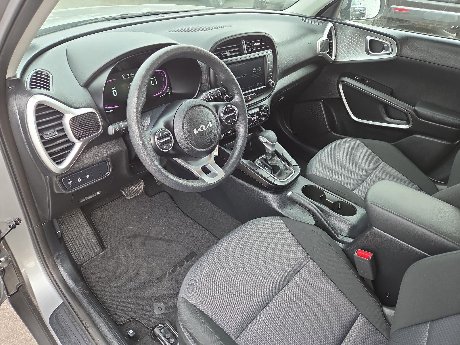 2023 Kia Soul LX IVT