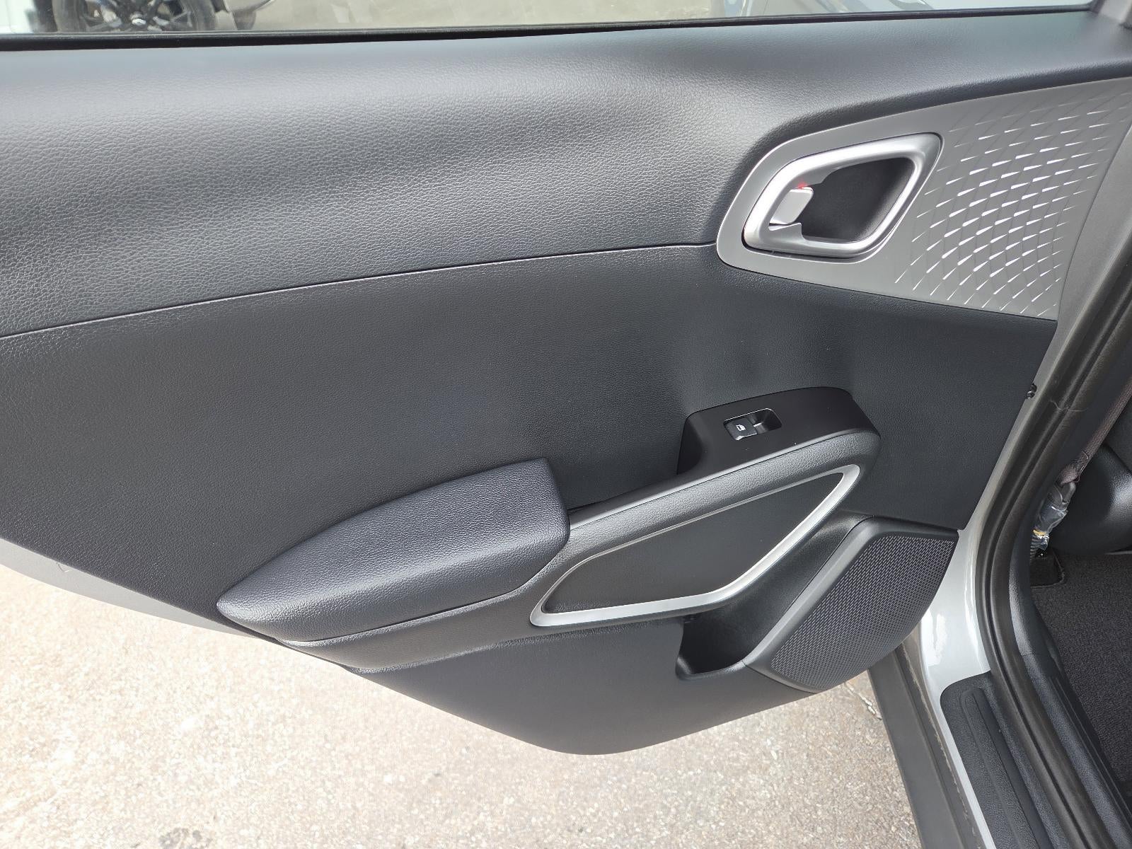 2023 Kia Soul LX IVT