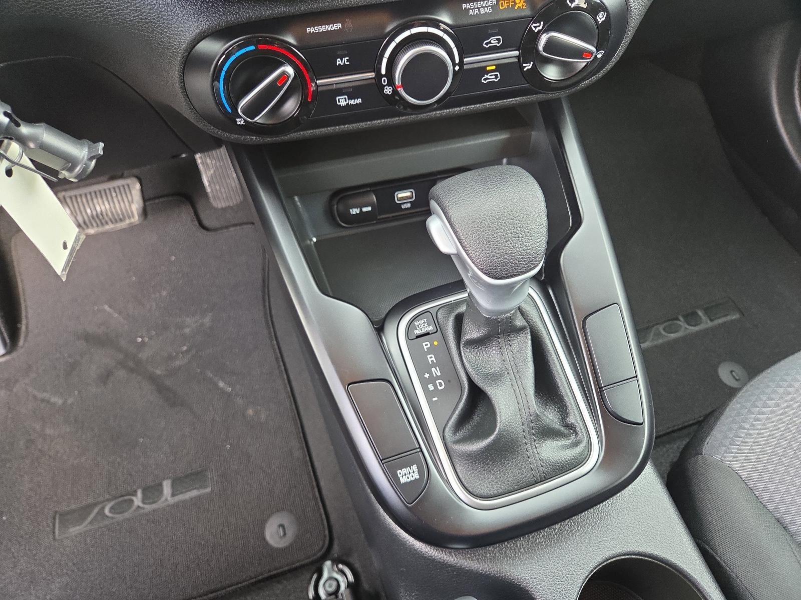 2023 Kia Soul LX IVT