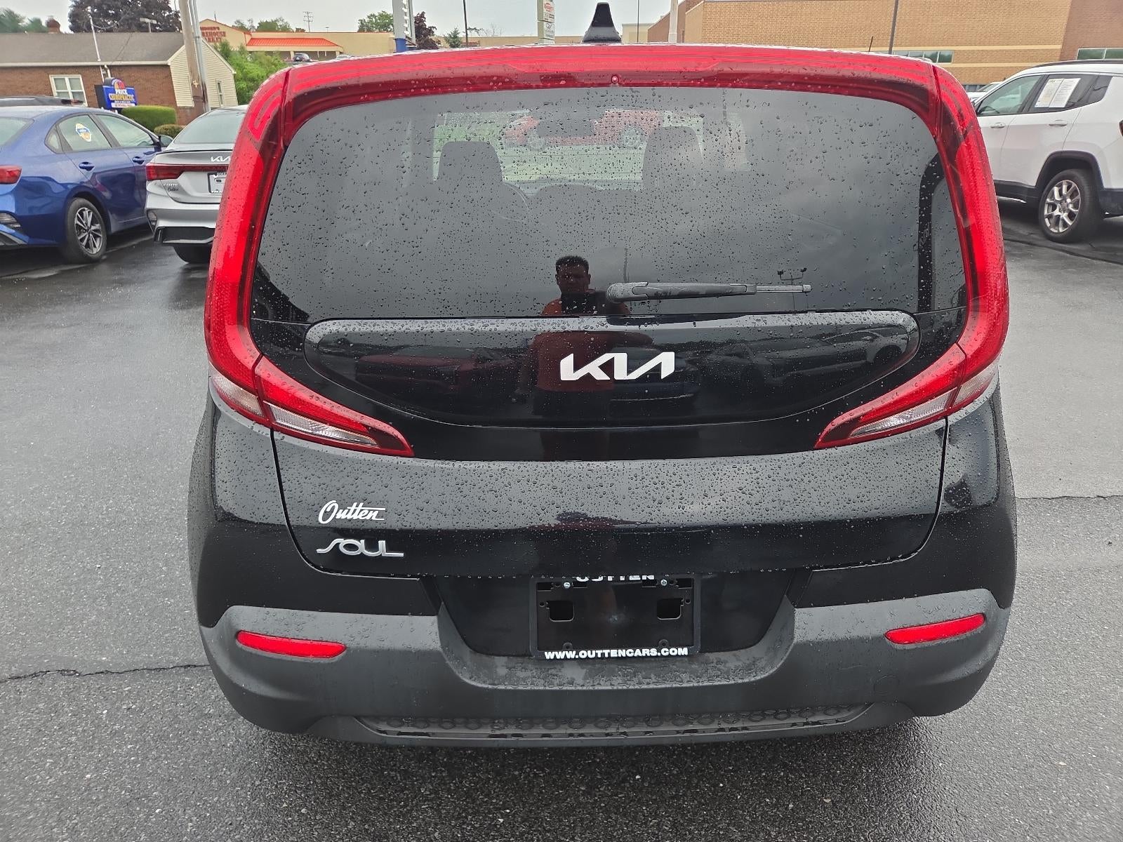 2022 Kia Soul LX IVT