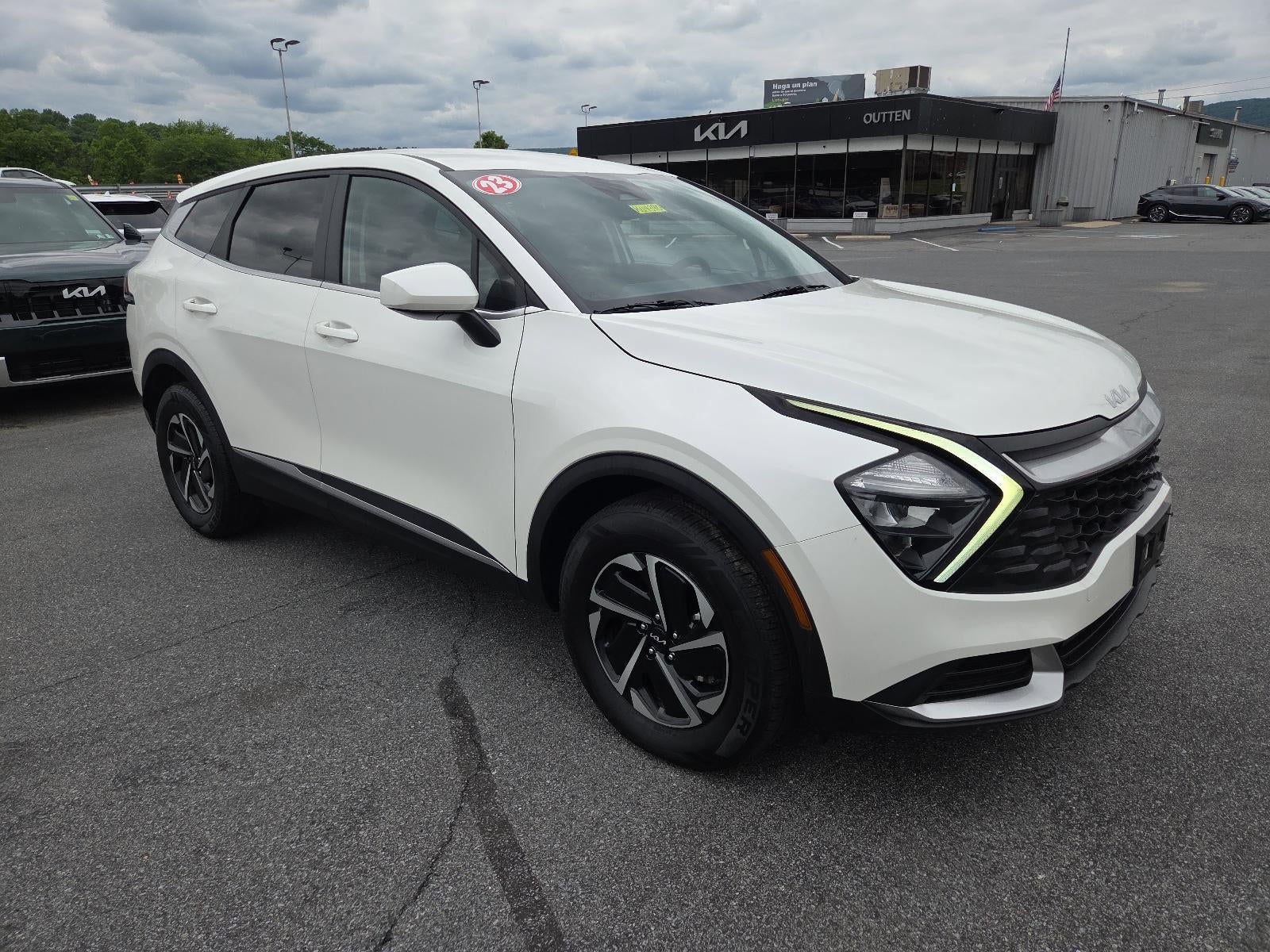2023 Kia Sportage Hybrid LX AWD