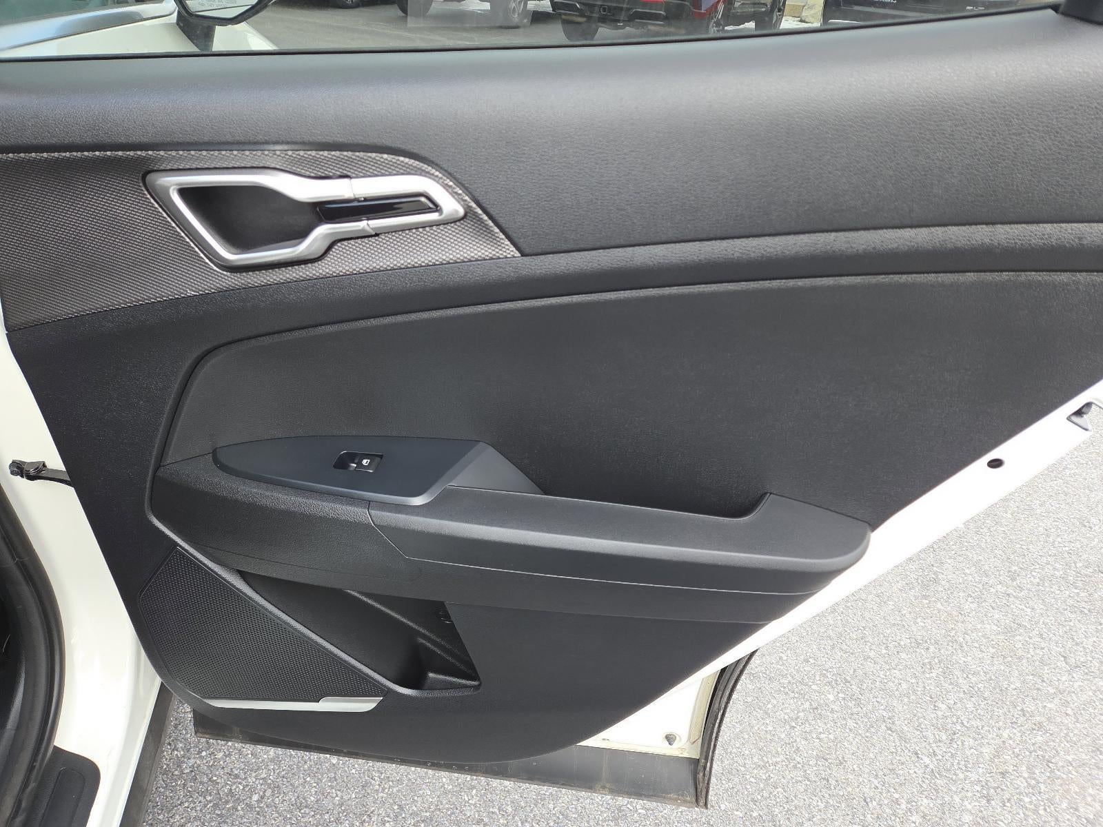 2023 Kia Sportage Hybrid LX AWD